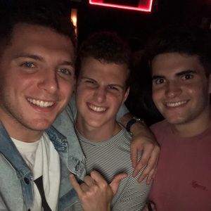 Meet your Posher, Max